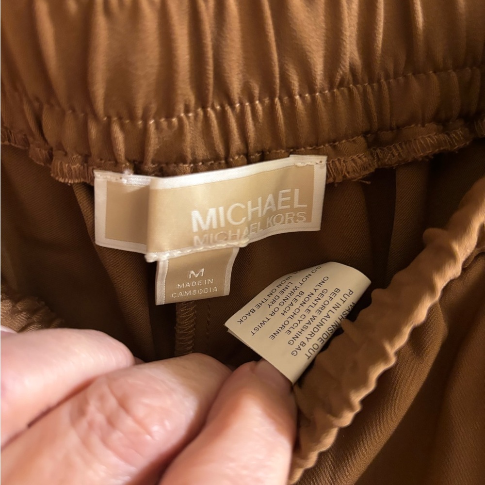 Women’s Michael Kors Tan Utility Chic Jogger Pants, Size M, Silky Polyester - Picture 3 of 8